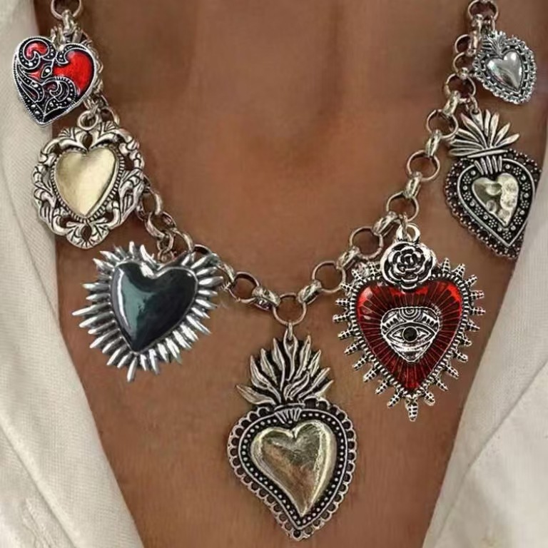 Wholesale Cross-border European and American Hot Selling Retro Religious Multiple Sacred Heart Pendant Necklace sier Chain Personalized High-end Femal