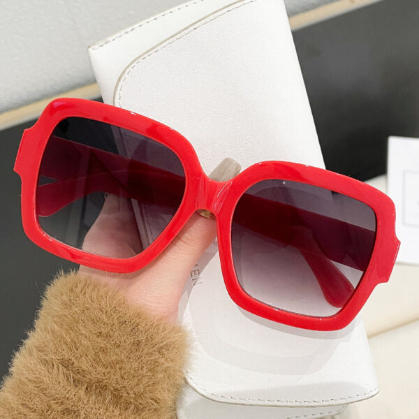 Wholesale New fashion large frame square love sunglasses high-grade big face slimming UV-proof hot sunglasses