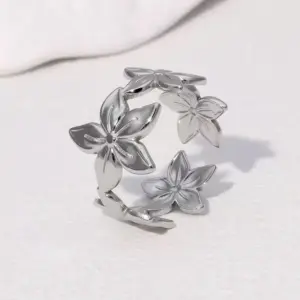 Silver / Average Size / 6#