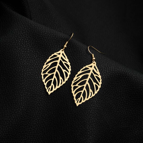oly-c15805e950dbb3dd261e6eb377c7fc59 Wholesale E614 Yiwu factory direct creative fashion simple Mori metal leaf earrings earrings earrings
