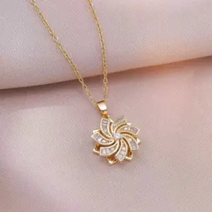 X2843 Gold Rotating Flower Necklace