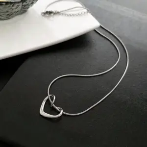 04-I14 Titanium Steel Heart Necklace / Silver