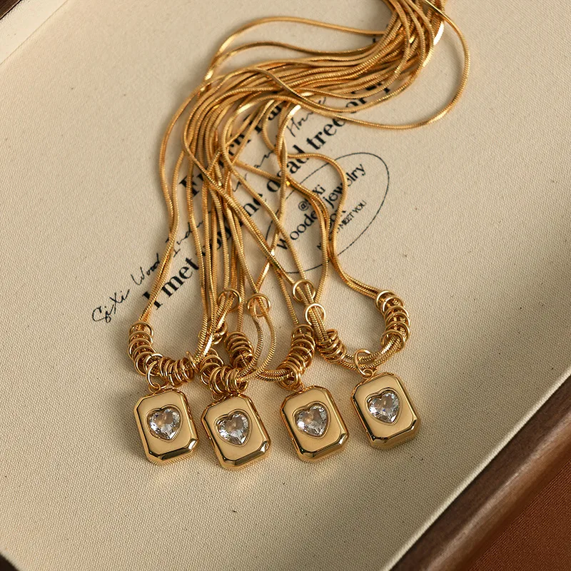 Wholesale 304 Stainless Steel Geometric Heart Shape PVD Coated Zircon 18K Gold Plated Casual Elegant Vintage Style Plating Inlay Gold Pendant Necklace