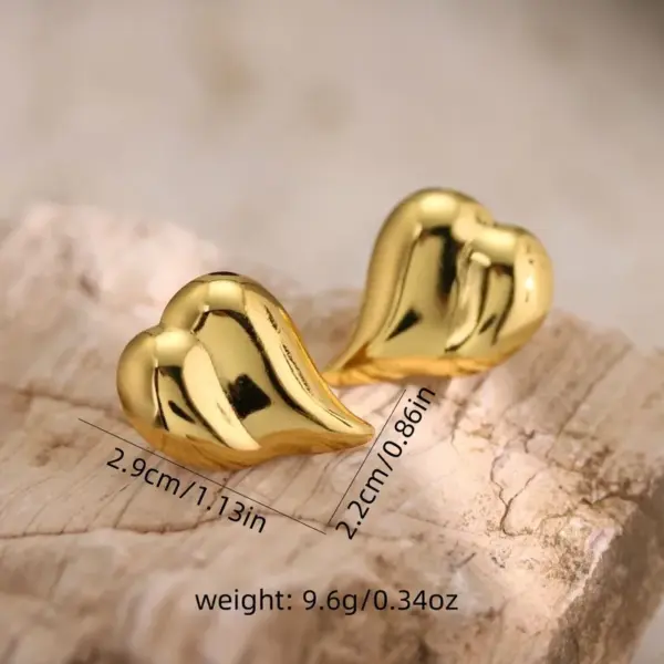 Wholesale 201 Stainless Steel 304 Stainless Steel Geometric Heart Shape Shell Electroplating Stone-Free Golden Plated Elegant Classic Style Streetwear Ear Studs