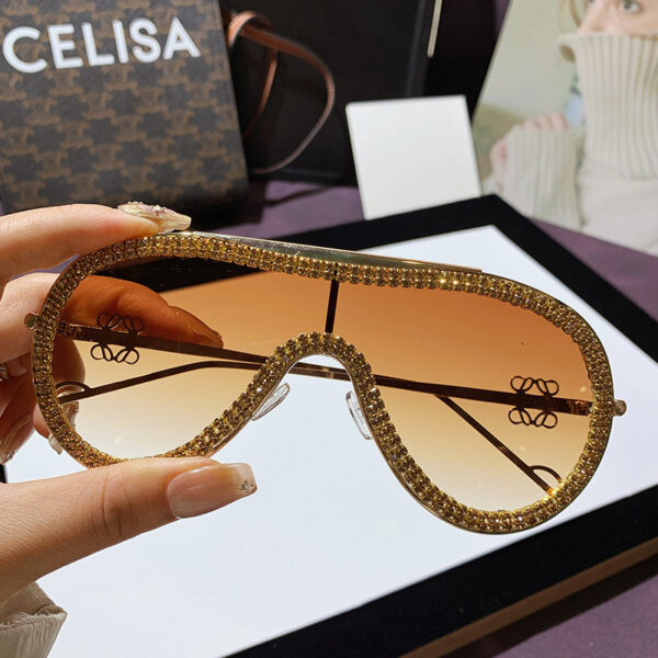 Wholesale New High-End Metal Toad Glasses One-Piece Sunglasses European and American Large Frame One-Piece Sun Protection Diamond Sunglasses for Women