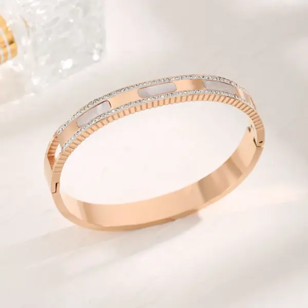 Wholesale Vacuum Plating Real Gold Plated 18K Geometric 304 Stainless Steel Glam Luxurious Classic Style Waterproof Non Tarnish Bangle