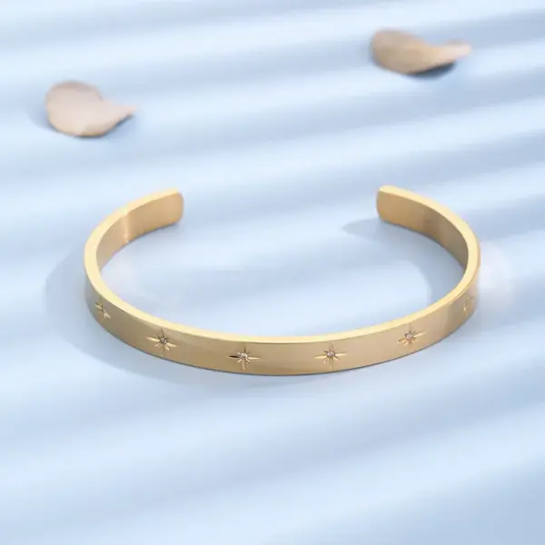 PVD Coated Real Gold Plated 18K Gold Star 304 Stainless Steel Elegant Simple Style Waterproof Non Tarnish 304 Stainless Steel Cu Bracelets