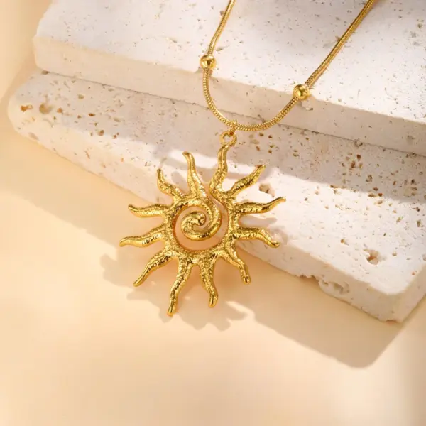 Wholesale Sun Pendant Stainless Steel Women's Jewelry Set Necklace And Earrings Trendy Design Casual Occasion Four Seasons Versatile