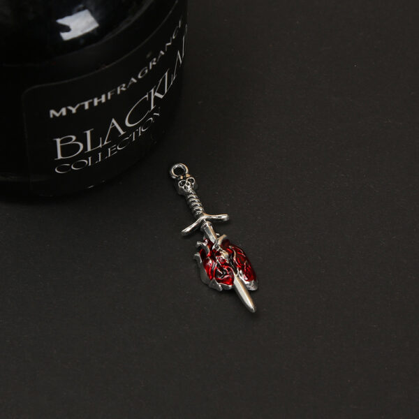 oly-c1e321b3829849a0e2a690b6c79e15cd Wholesale Vintage red heart pendant