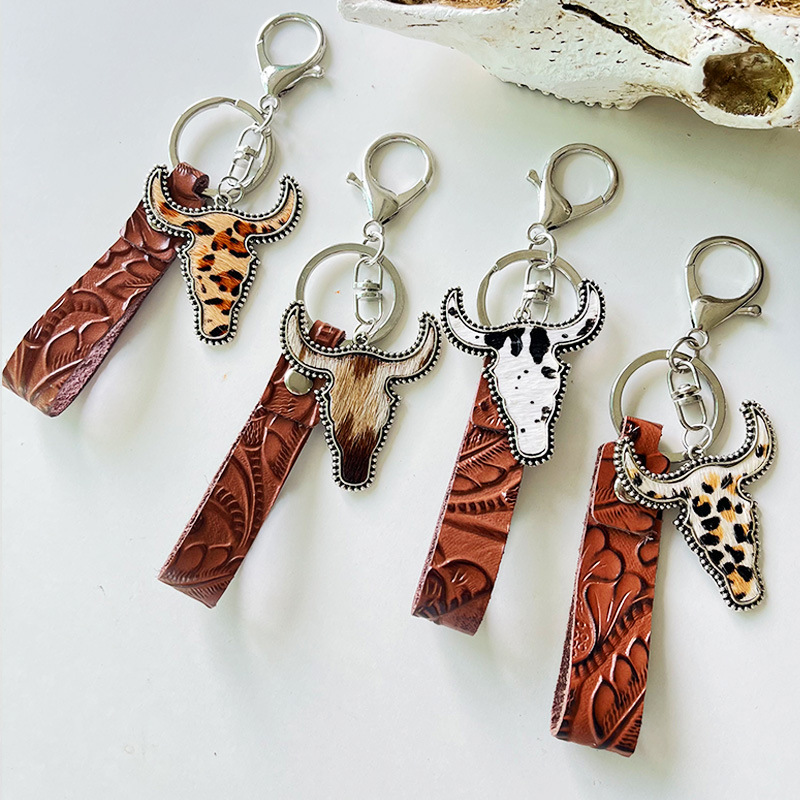 Wholesale Cross-border Amazon genuine leather keychain vintage ethnic style brown leather cow head multi-color Western style bag pendant
