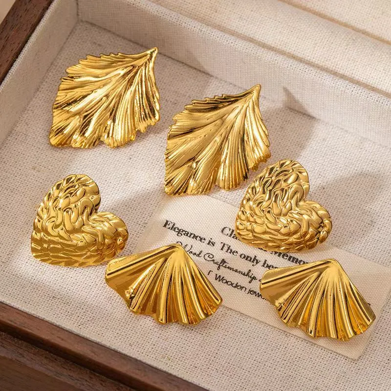 Wholesale 201 Stainless Steel 304 Stainless Steel Leaf Sector Heart Shape Electroplating Stone-Free Imitation Gold Vintage Style Simple Style Multicol
