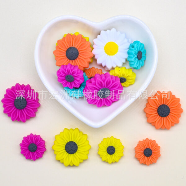 Wholesale [Hongzhou] new flower series handmade DIY pen accessories silicone beads focus beads