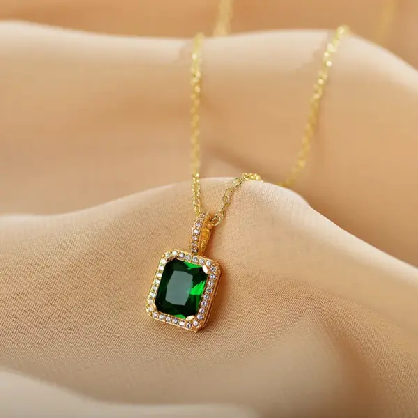 Wholesale Copper Gold Plated Fashion Gold Plated Square Zircon Pendant Necklace