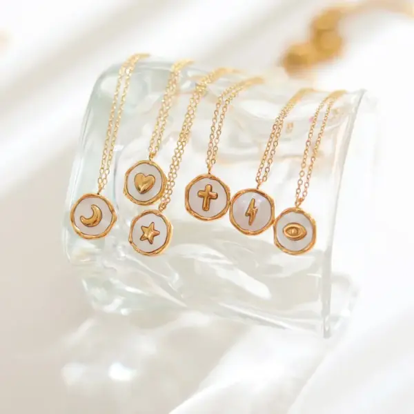 Stainless Steel Moon Heart Shape Electroplating Shell 18K Gold Plated Casual Elegant Indentation Plating Inlay Gold Pendant Necklace