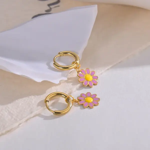 Wholesale 304 Stainless Steel Daisy PVD Coated Resin Dripping Oil 14K Real Gold Plated 14K Gold Retro Waterproof Non Tarnish Plating Lilac White Green Earrings