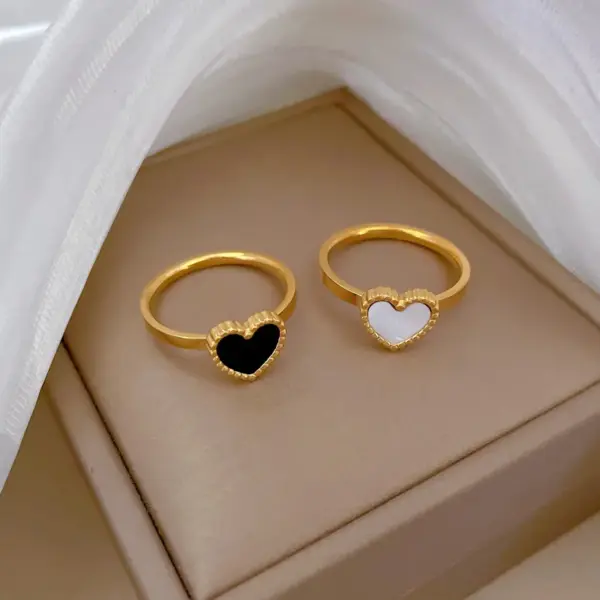 Wholesale Electroplating Golden Plated Heart Shape Titanium Steel Casual Simple Style Commute Rings