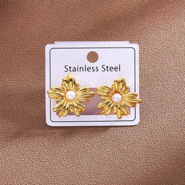PVD Coated Real Gold Plated 18K Gold Little Daisy Flower Bow Knot 304 Stainless Steel Casual Vintage Style Vacation Waterproof Non Tarnish Earrings