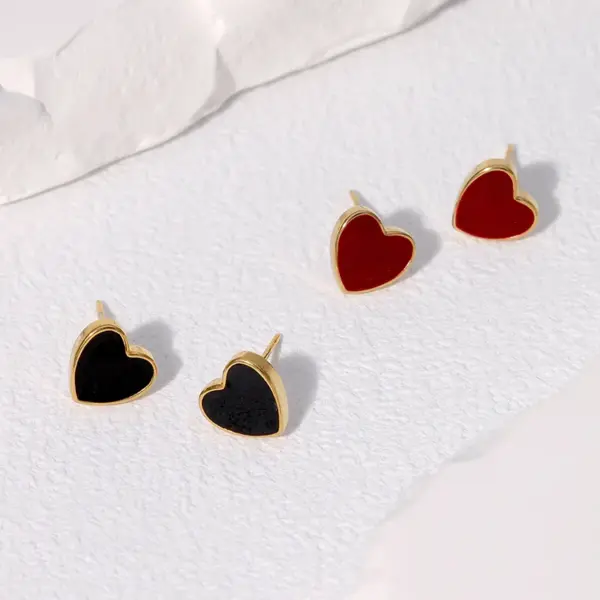 Wholesale 304 Stainless Steel Heart Shape PVD Coated 18K Real Gold Plated 18K Gold Sweet Simple Style Streetwear Waterproof Non Tarnish Plating Ear Studs