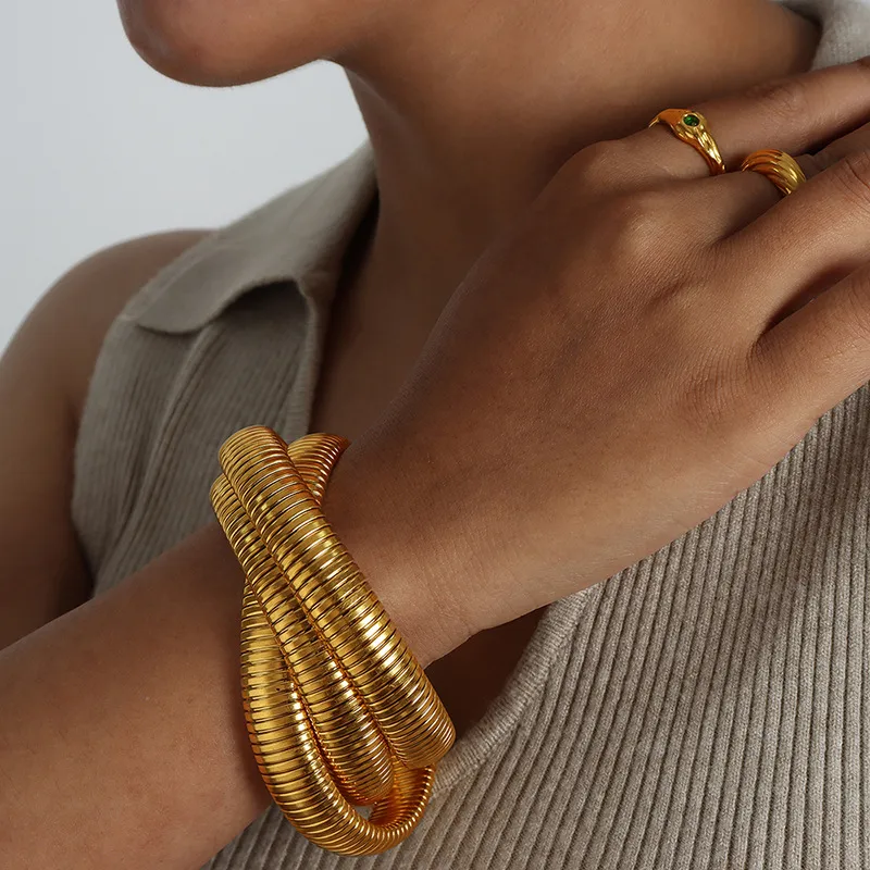 Wholesale PVD Coated Real Gold Plated 18K Gold Color Block Solid Color Titanium Steel Simple Style Waterproof Non Tarnish 304 Stainless Steel Bangle