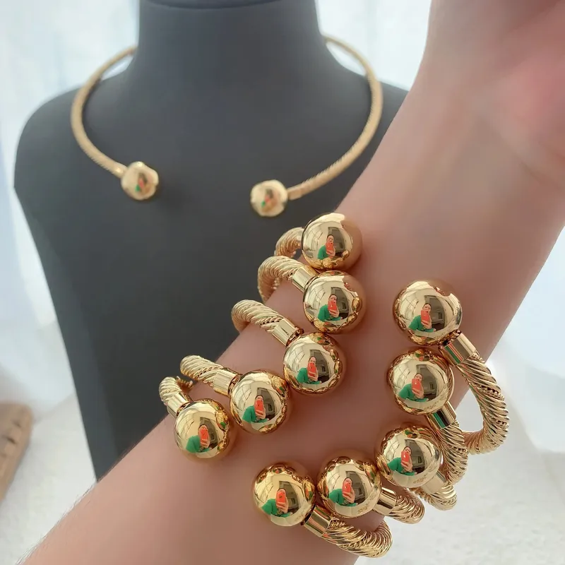 Wholesale Streetwear Round Copper Plating 18k Gold Plated Bracelets Necklace