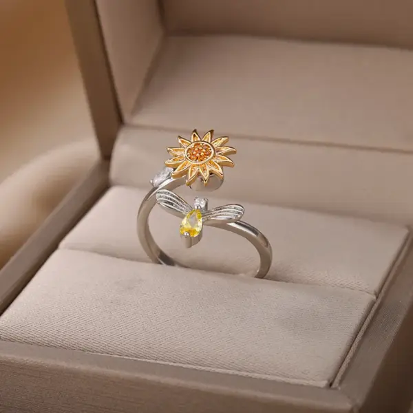 Wholesale Unique Design Rotatable Small Sunflower Ring 18K Gold Plated Stress Relief Style Birthday Festival Gift Elegant Classical Romantic Modern Sweet