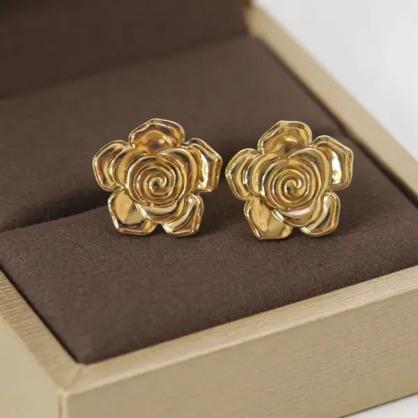 Wholesale Water Plated Imitation Gold Style Three-Dimensional Flower Plumeria Shape Earrings 304 Stainless Steel Women's Earrings