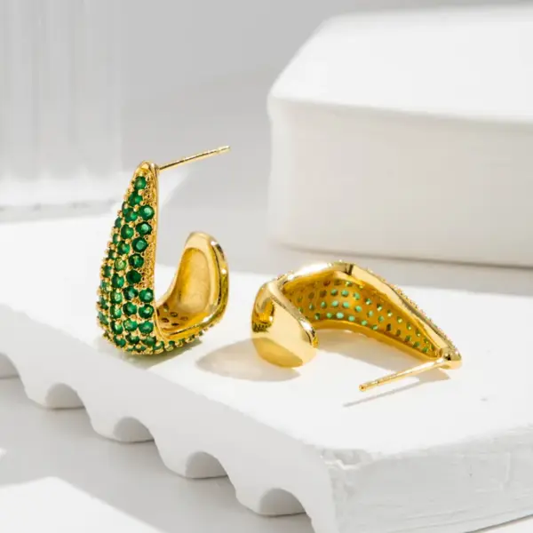 Wholesale 1 Pair Vintage Style French Style Simple Style C Shape Inlay Copper Zircon Hoop Earrings