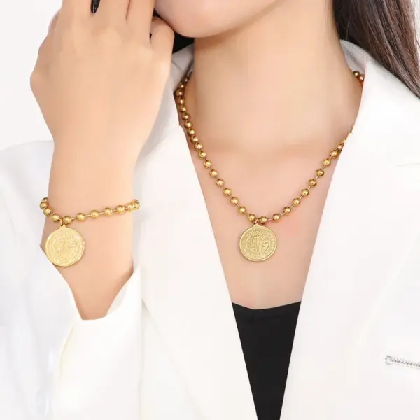 PVD Coated 18K Gold Plated Human Round Stainless Steel Titanium Steel Simple Style Waterproof Non Tarnish Bracelets Necklace