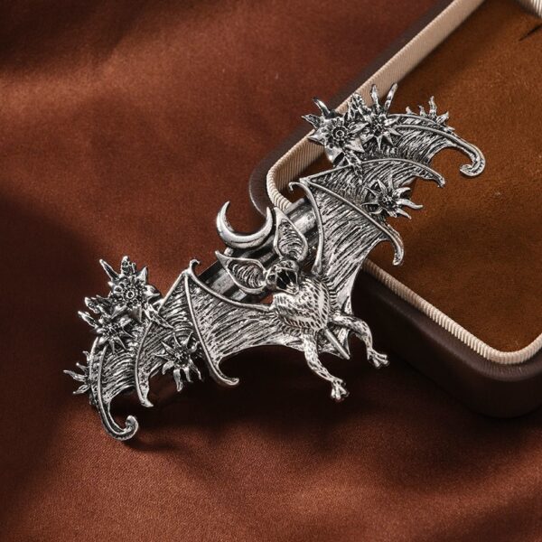 Wholesale Halloween Celebration Metallic Embossed Bat Hairpin Spring Clip Retro Funny Dark Style Matchinging Hair Accessories Horizontal Clip for Women