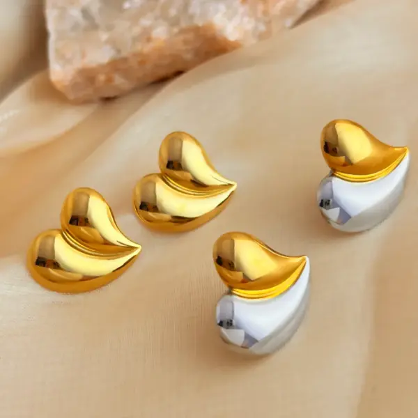 Wholesale PVD Coated Real Gold Plated 18K Gold Heart Shape 304 Stainless Steel IG Style Simple Style Waterproof Non Tarnish Ear Studs