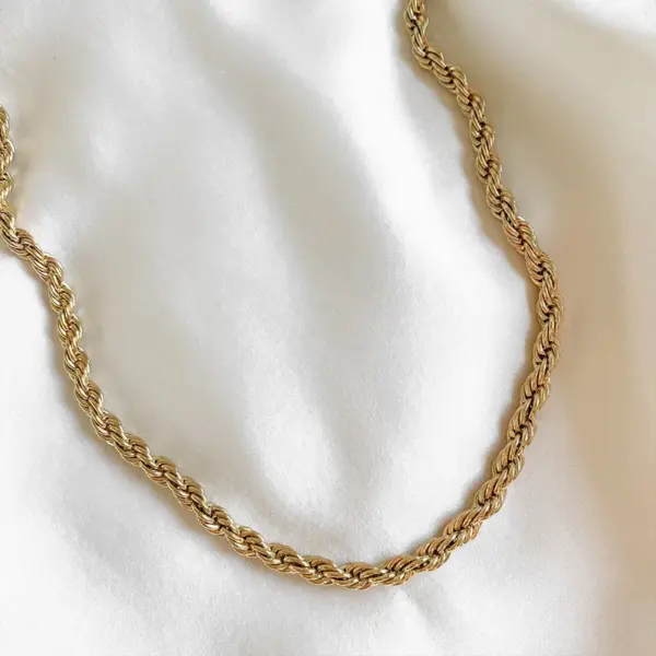 Wholesale Ion Plating (IP) 18K Gold Plated Solid Color 304 Stainless Steel Simple Style Waterproof Non Tarnish 304 Stainless Steel Lobster Trigger Clasp Closure Chain Necklace