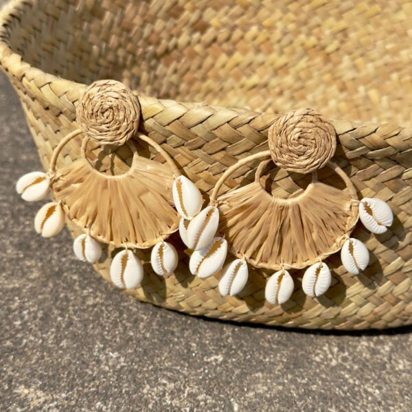 Wholesale Cross-border European and American Rafi Grass Round Shell Tassel Style Earrings Bohemian Beach Style Woven Earrings