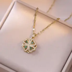 X2452 Emerald Love Heart Rotating Necklace