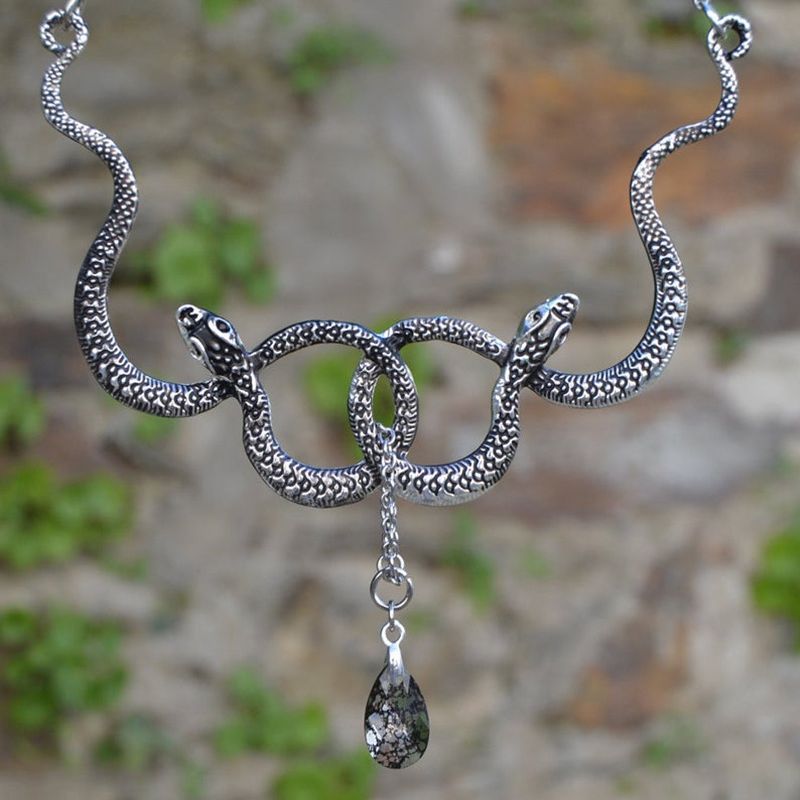 Wholesale Hot sale double snake necklace sier, gothic necklace, snake jewelry crystal necklace, winding snake necklace