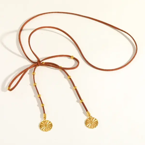 New Design 18K Gold Plated Stainless Steel Round Pendant Necklace New Velvet Necklace Geometric Pattern Classical Women Style