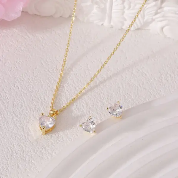 Wholesale Ion Plating (IP) 18K Gold Plated Heart Shape 304 Stainless Steel Copper Classic Style Waterproof Non Tarnish Earrings Necklace Jewelry Set