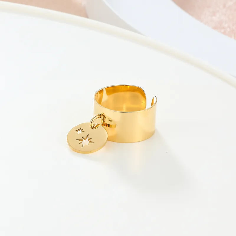 Wholesale 304 Stainless Steel Star PVD Coated 14K Gold Plated 18K Gold Plated Simple Style Classic Style Waterproof Non Tarnish Gold Charm Rings