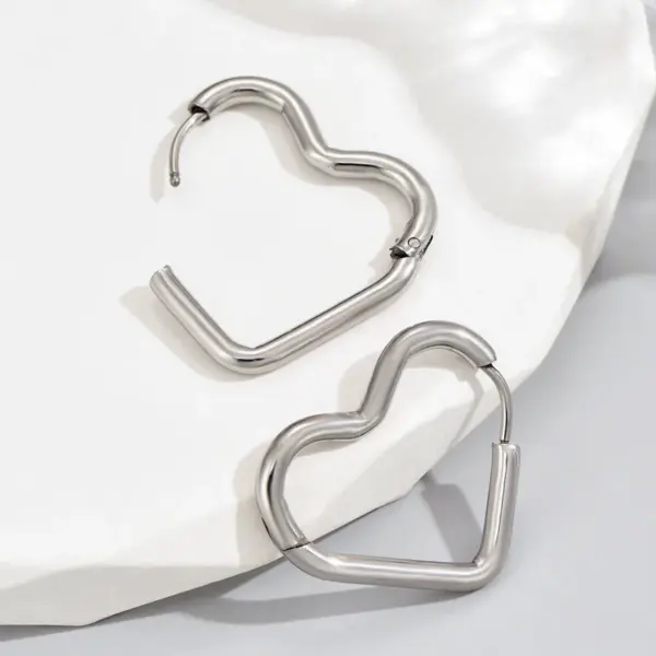 304 Stainless Steel Triangle Circle Heart Shape Electroplated Golden Plated Simple Style Enamel Hoop Earrings