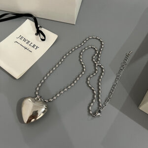Titanium steel hollow love necklace (50 10cm)