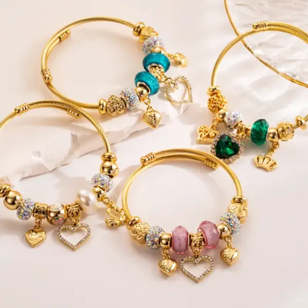 Wholesale Artistic Shiny Heart Shape 304 Stainless Steel Alloy Gold Plated Rhinestones Bangle In Bulk
