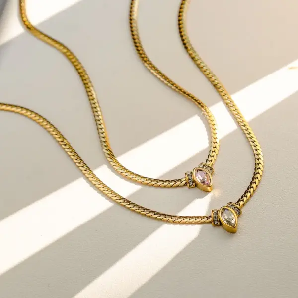 Elegant Vintage Diamond Embedded Stainless Steel Eye Necklace Women's Fashion Jewelry Accessory Casual Heart Pattern Lobster Clasp Cuban Chain