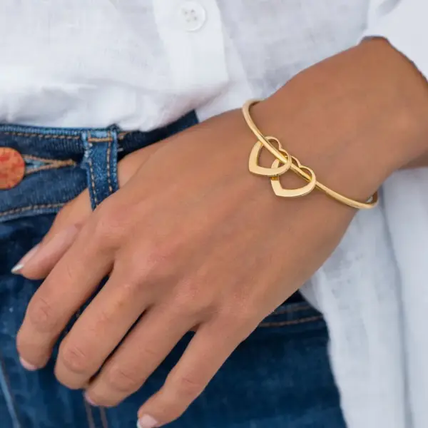 304 Stainless Steel Stainless Steel Heart Shape PVD Coated 18K Real Gold Plated Simple Style Commute Plating Bangle