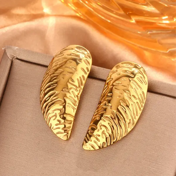 Wholesale PVD Coated 18K Gold Plated Sector Leaves Heart Shape 304 Stainless Steel Simple Style Waterproof Non Tarnish Ear Studs