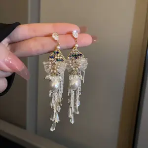 24# Silver Needle-White Water Drops Tassel