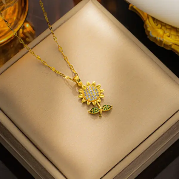 PVD Coated Real Gold Plated Sunflower Stainless Steel Vintage Style Waterproof Non Tarnish Pendant Necklace