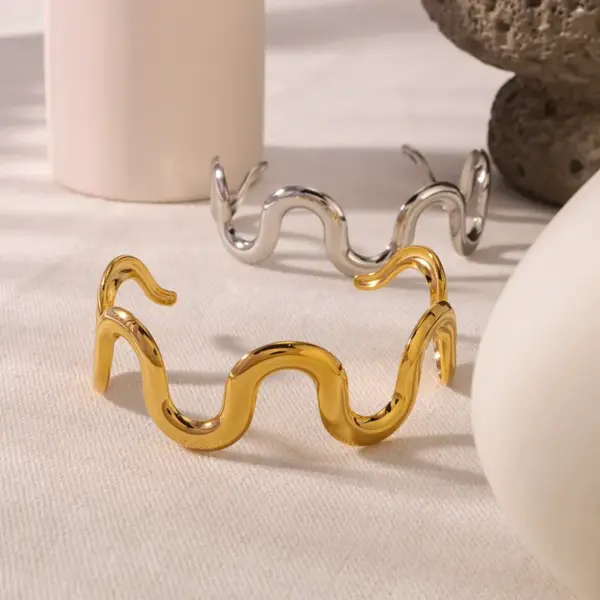 304 Stainless Steel C Shape Geometric Waves PVD Coated 18K Gold 18K Real Gold Plated Real Gold Plated Simple Style Classic Style Waterproof Non Tarnish Gold Bangle