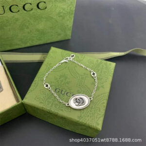 Twisted double g distressed bracelet