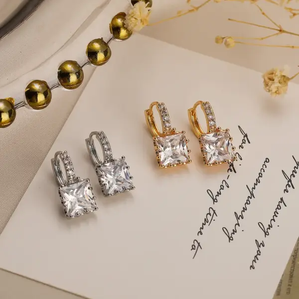 Wholesale 1 Pair Simple Style Commute Square Plating Inlay Copper Zircon 18k Gold Plated Earrings