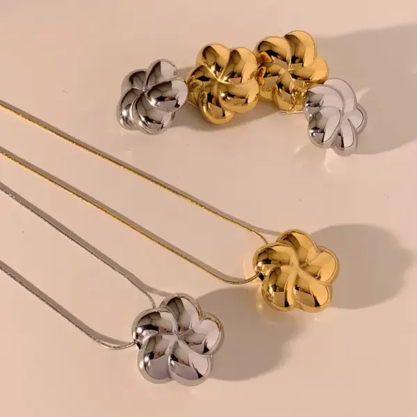 PVD Coated Real Gold Plated 16K Gold White Gold Plated Gold Plating Flower 304 Stainless Steel Casual Sweet Waterproof Non Tarnish Earrings Necklace