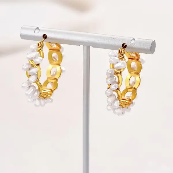 Wholesale 1 Pair Elegant Cute Sweet Flower Beaded Pearl 201 Stainless Steel 18K Gold Plated Earrings